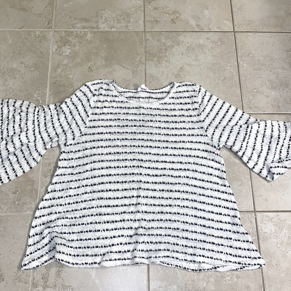 Fluffy Sleeve Striped Shirt!